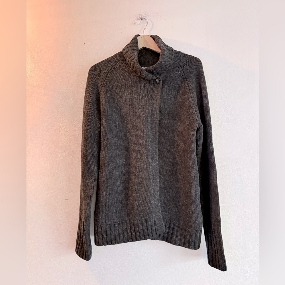 LAND’S END Lambswool Cashmere Blend One Button Sweater